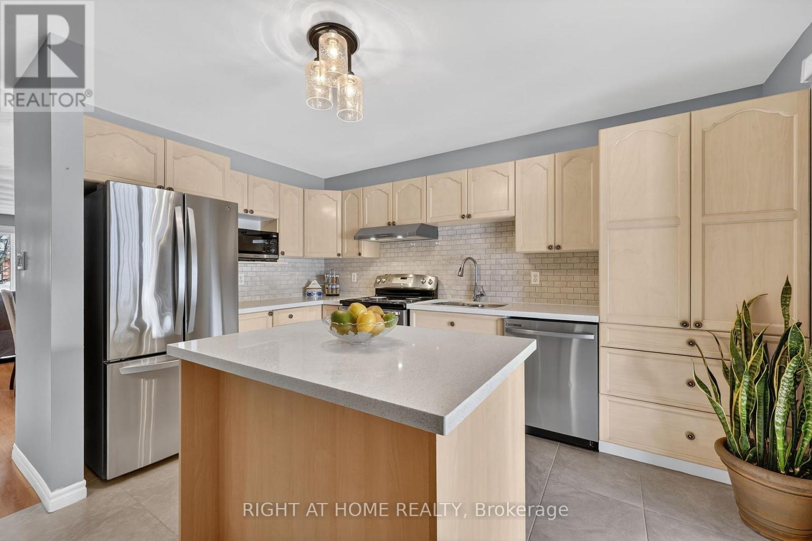 102 Monique Crescent, Barrie (East Bayfield), Ontario  L4M 6Y5 - Photo 13 - S12855310