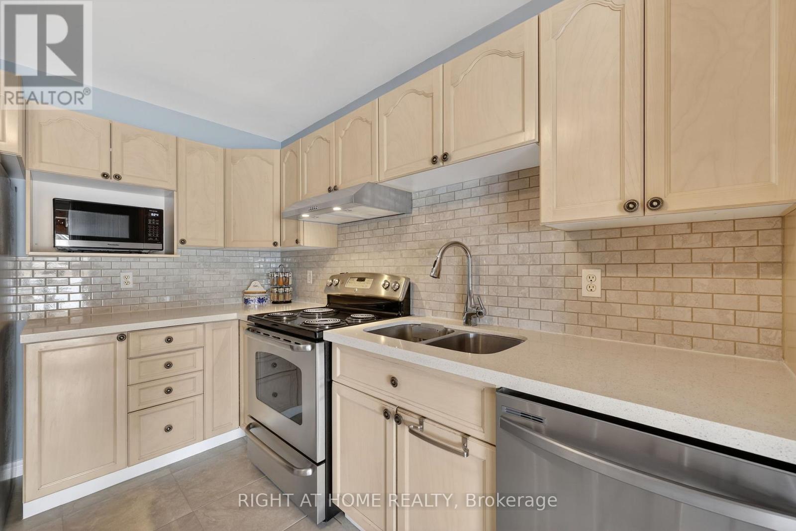 102 Monique Crescent, Barrie (East Bayfield), Ontario  L4M 6Y5 - Photo 14 - S12855310