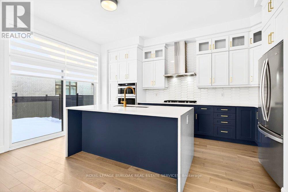 1404 Lynx Gardens, Oakville, Ontario  L6H 3W8 - Photo 15 - W12855200