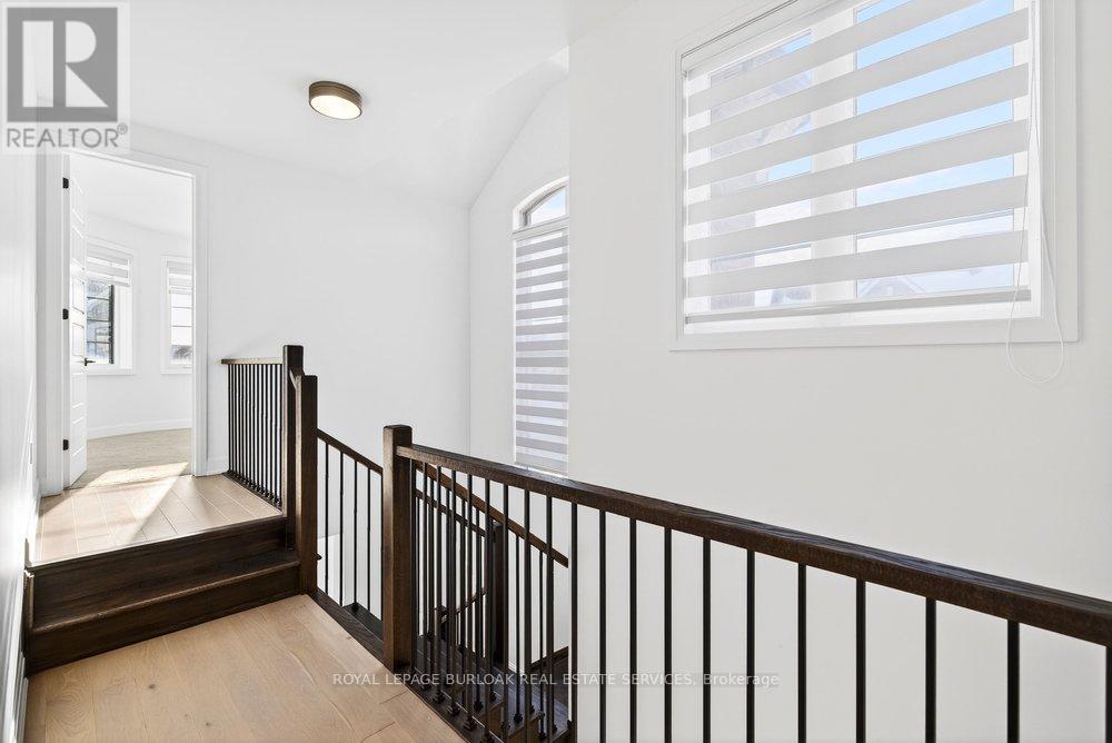 1404 Lynx Gardens, Oakville, Ontario  L6H 3W8 - Photo 25 - W12855200