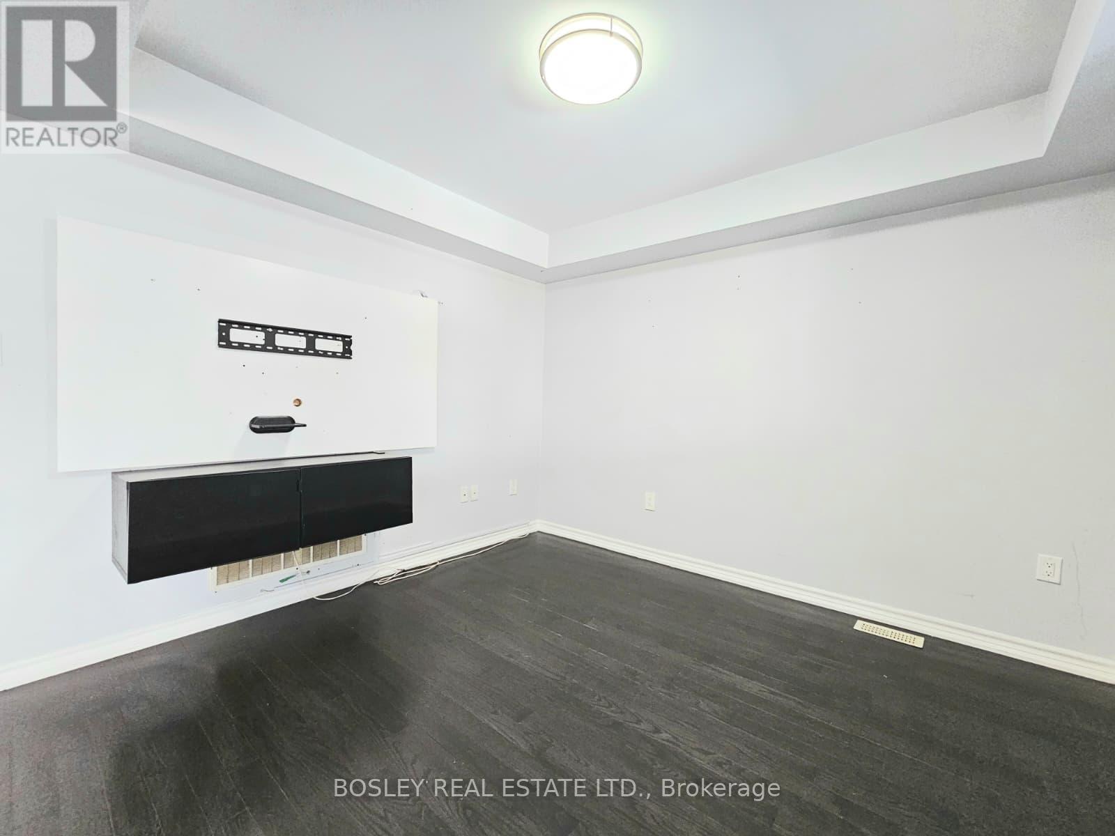 30 Billiter Road, Brampton (Northwest Brampton), Ontario  L7A 4G8 - Photo 5 - W12855242