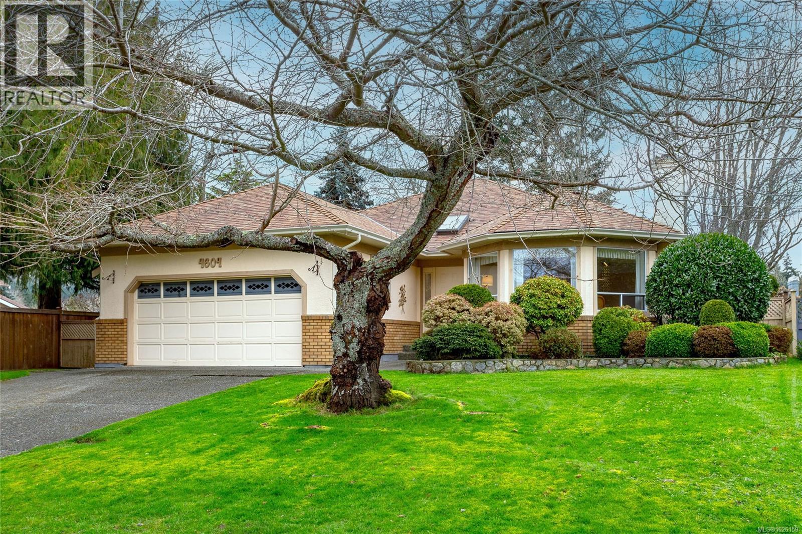 4604 Sunnymead Way, Saanich, British Columbia