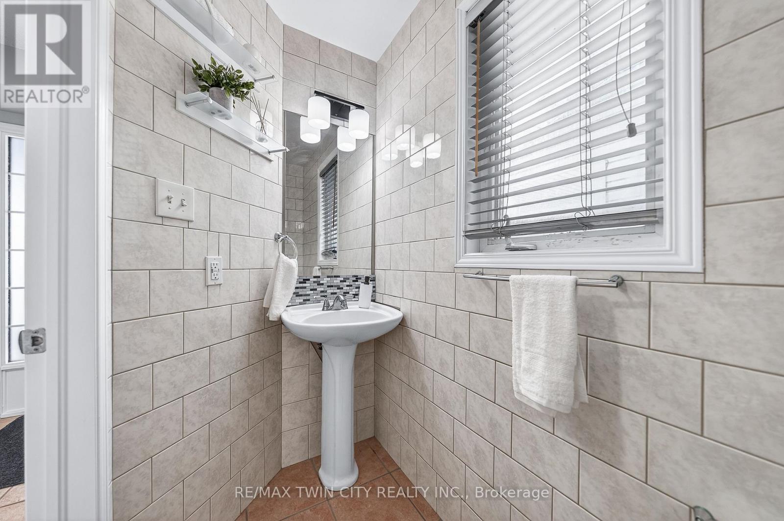 763 Angler Way, Waterloo, Ontario  N2K 4L7 - Photo 26 - X12855252