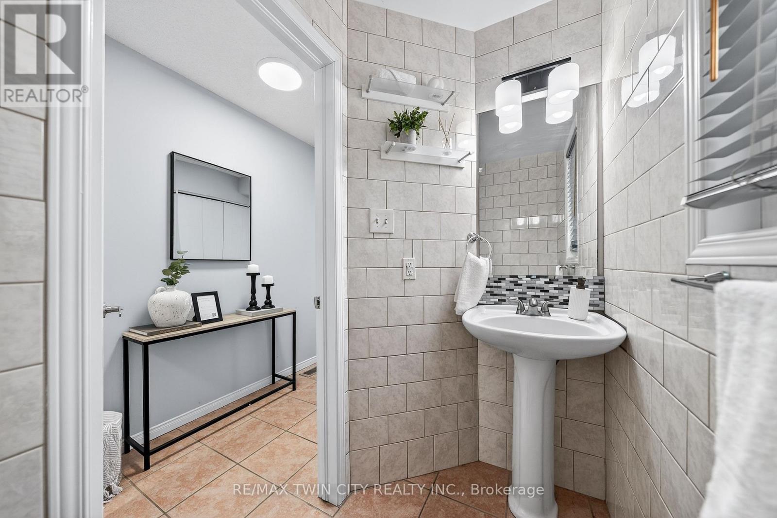 763 Angler Way, Waterloo, Ontario  N2K 4L7 - Photo 27 - X12855252