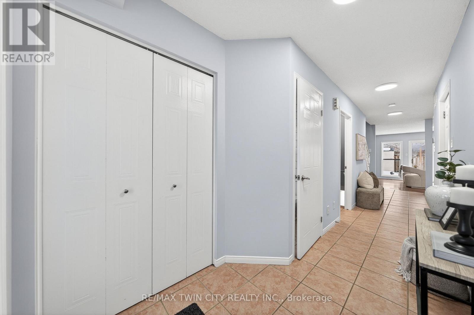 763 Angler Way, Waterloo, Ontario  N2K 4L7 - Photo 6 - X12855252