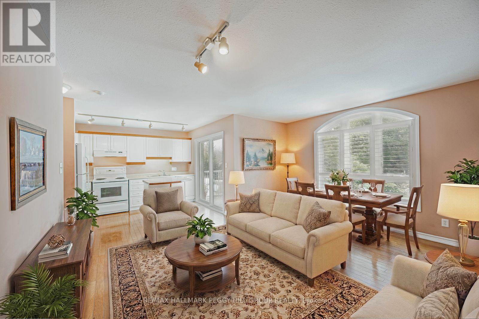 308 - 31 Dairy Lane, Huntsville (Chaffey), Ontario  P1H 2L7 - Photo 4 - X12855282