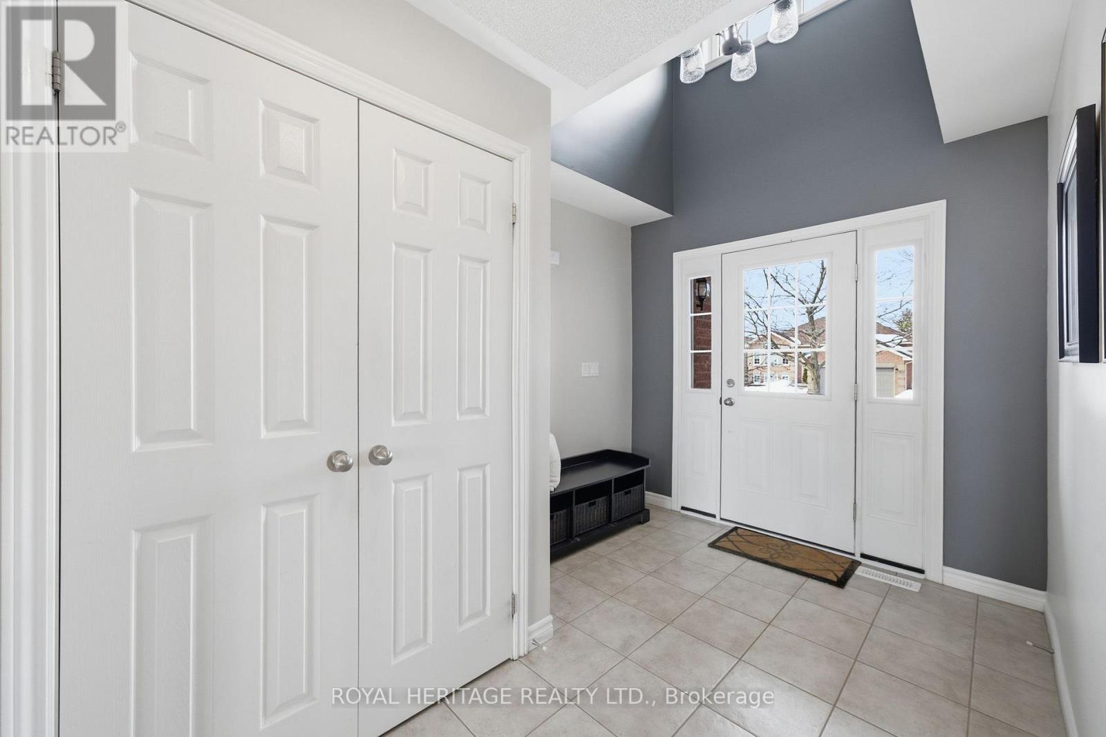 371 Parkview Hills Drive, Cobourg, Ontario  K9A 5S6 - Photo 4 - X12855298