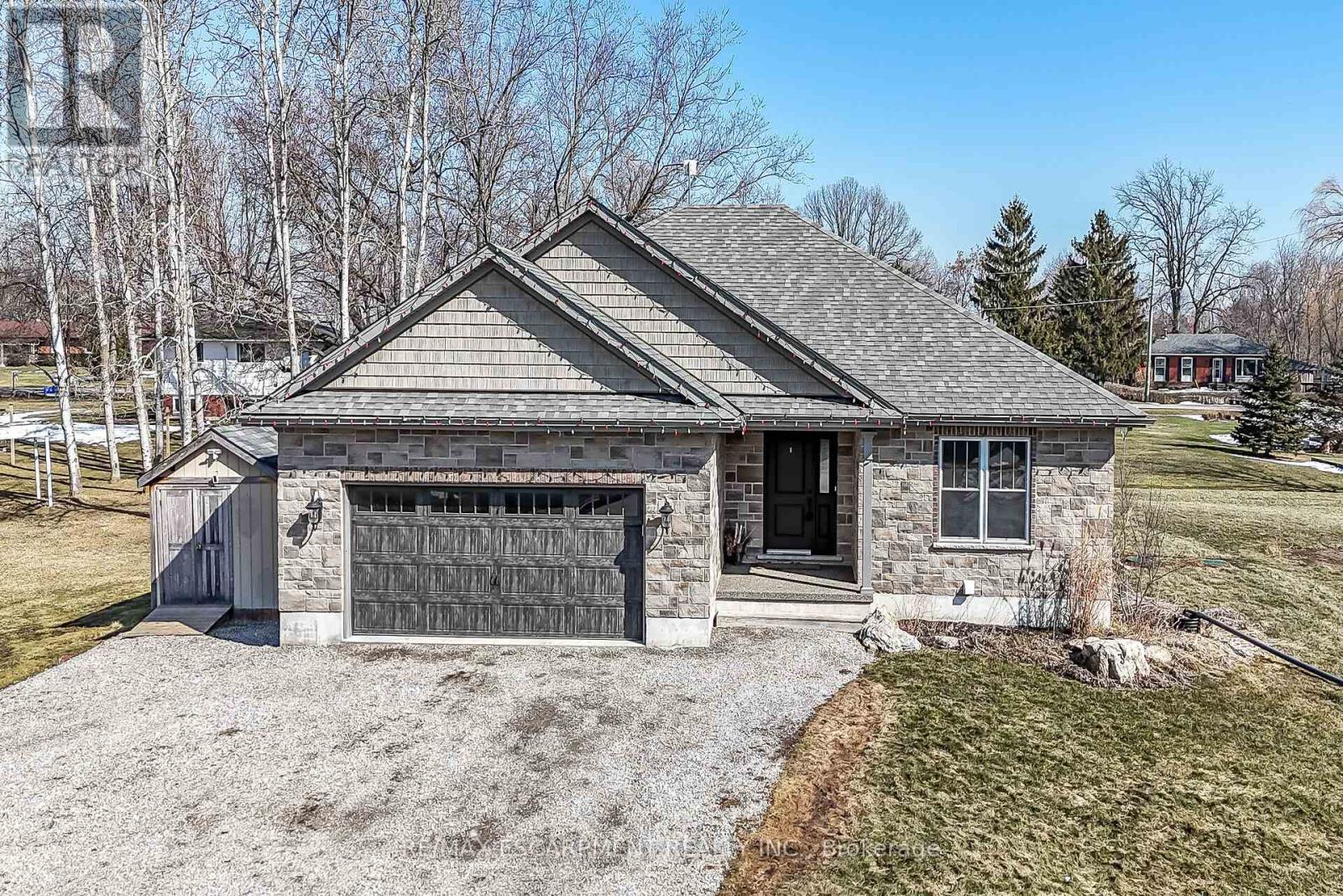 3 Walnut Street, Haldimand, Ontario  N0A 1H0 - Photo 2 - X12855308