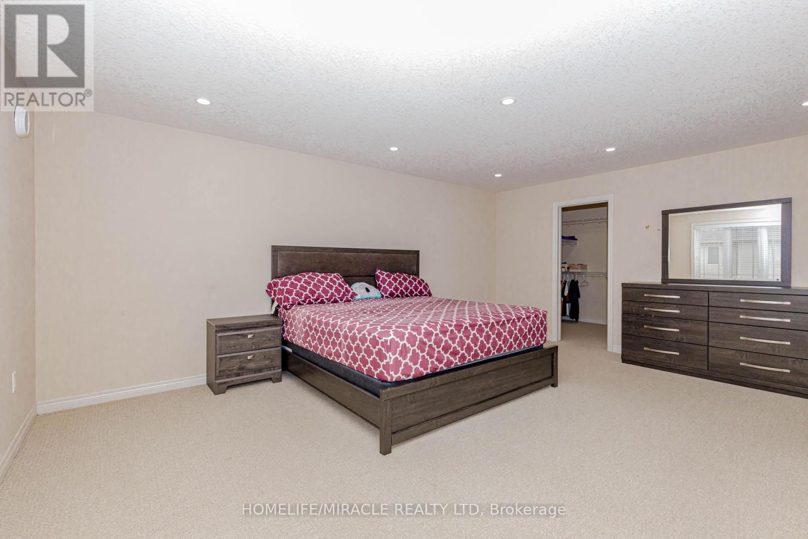 2 Doon Creek Street, Kitchener, Ontario  N2P 2R3 - Photo 24 - X12855324