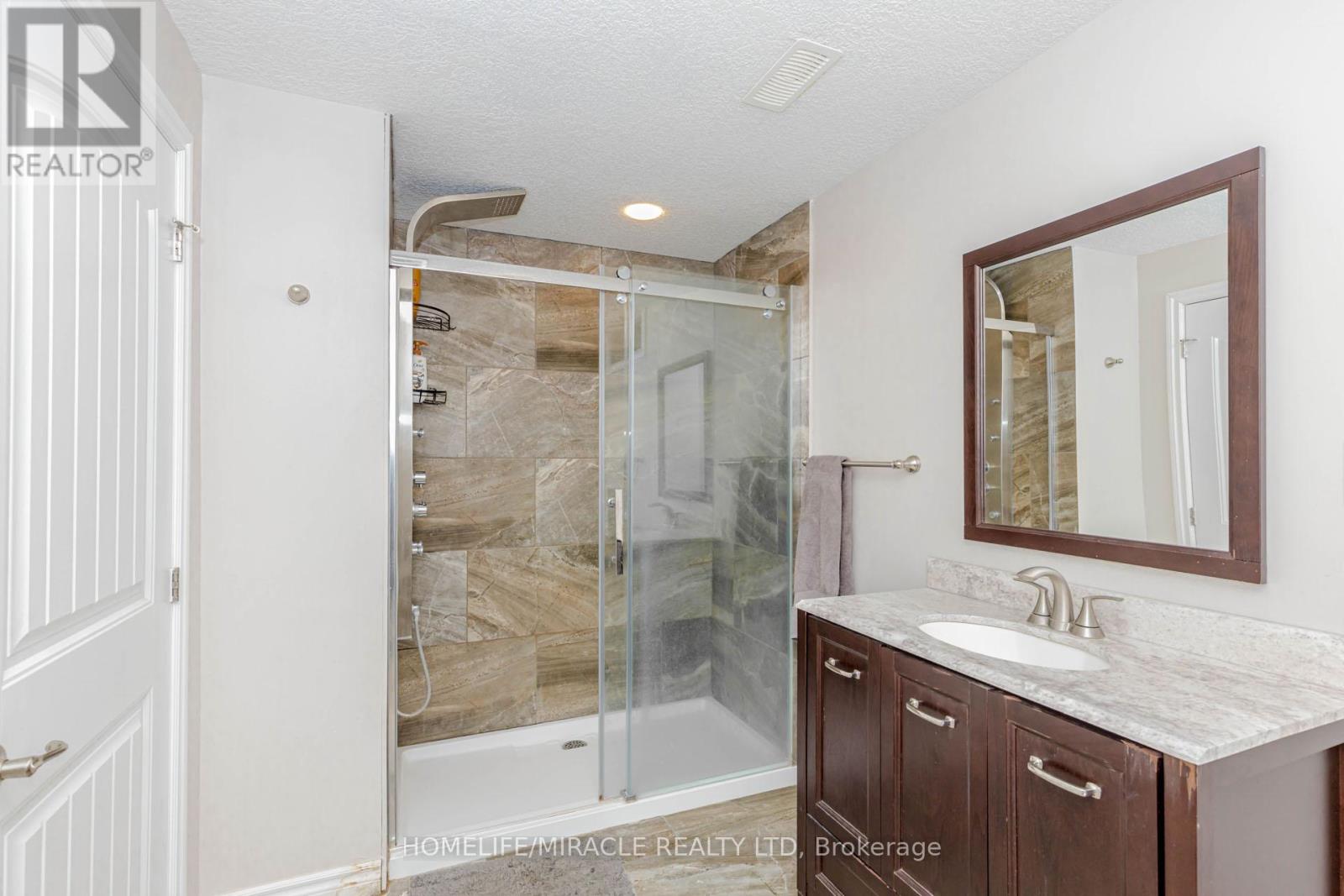 2 Doon Creek Street, Kitchener, Ontario  N2P 2R3 - Photo 38 - X12855324