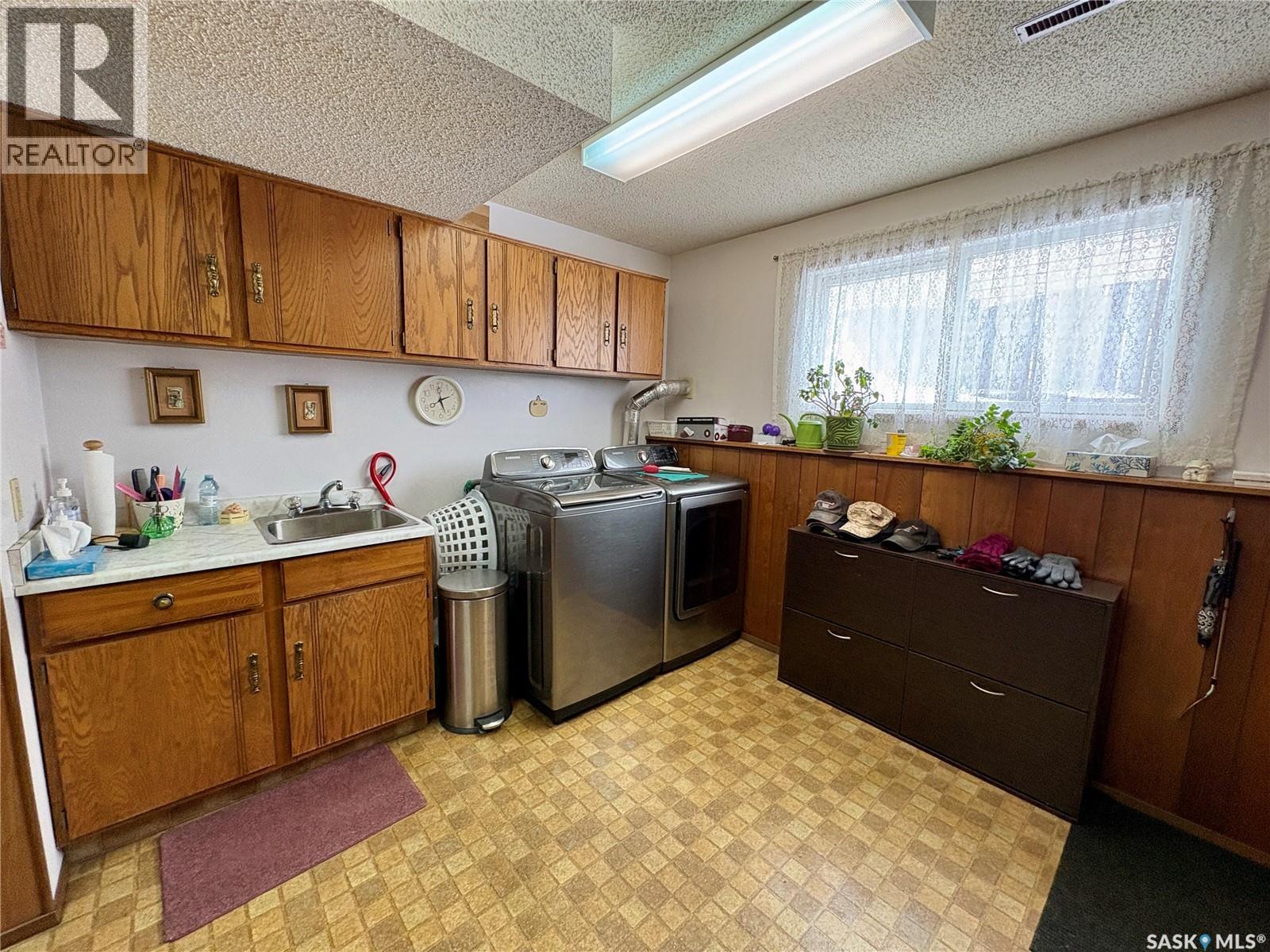 721 6th Avenue, Rosthern, Saskatchewan  S0K 3R0 - Photo 29 - SK029836