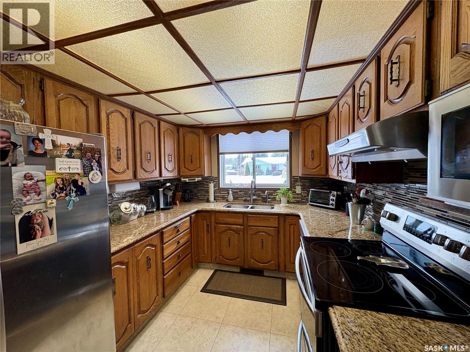 721 6th Avenue, Rosthern, Saskatchewan  S0K 3R0 - Photo 3 - SK029836