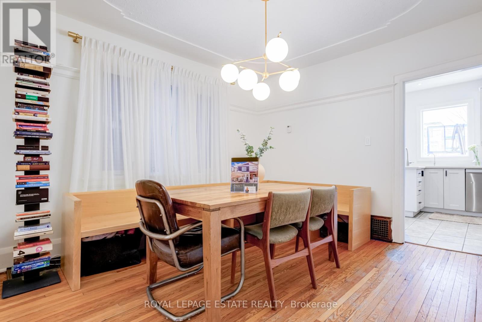 46 Thyra Avenue, Toronto (Crescent Town), Ontario  M4C 5G5 - Photo 10 - E12841342