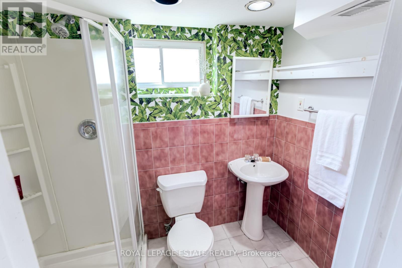 46 Thyra Avenue, Toronto (Crescent Town), Ontario  M4C 5G5 - Photo 40 - E12841342