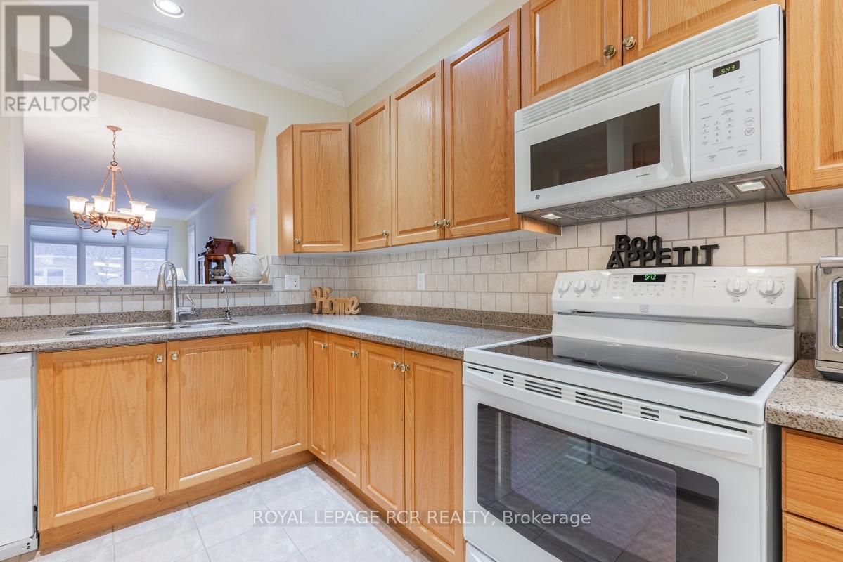 109 Couples Gallery, Whitchurch-Stouffville (Ballantrae), Ontario  L4A 1M8 - Photo 13 - N12853958