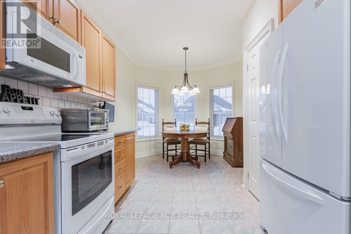 109 Couples Gallery, Whitchurch-Stouffville (Ballantrae), Ontario  L4A 1M8 - Photo 16 - N12853958