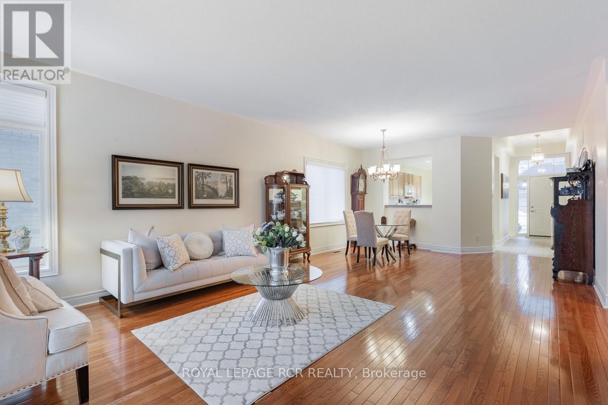 109 Couples Gallery, Whitchurch-Stouffville (Ballantrae), Ontario  L4A 1M8 - Photo 8 - N12853958