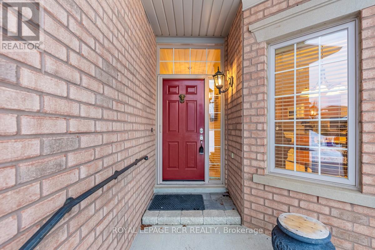 109 Couples Gallery, Whitchurch-Stouffville (Ballantrae), Ontario  L4A 1M8 - Photo 3 - N12853958