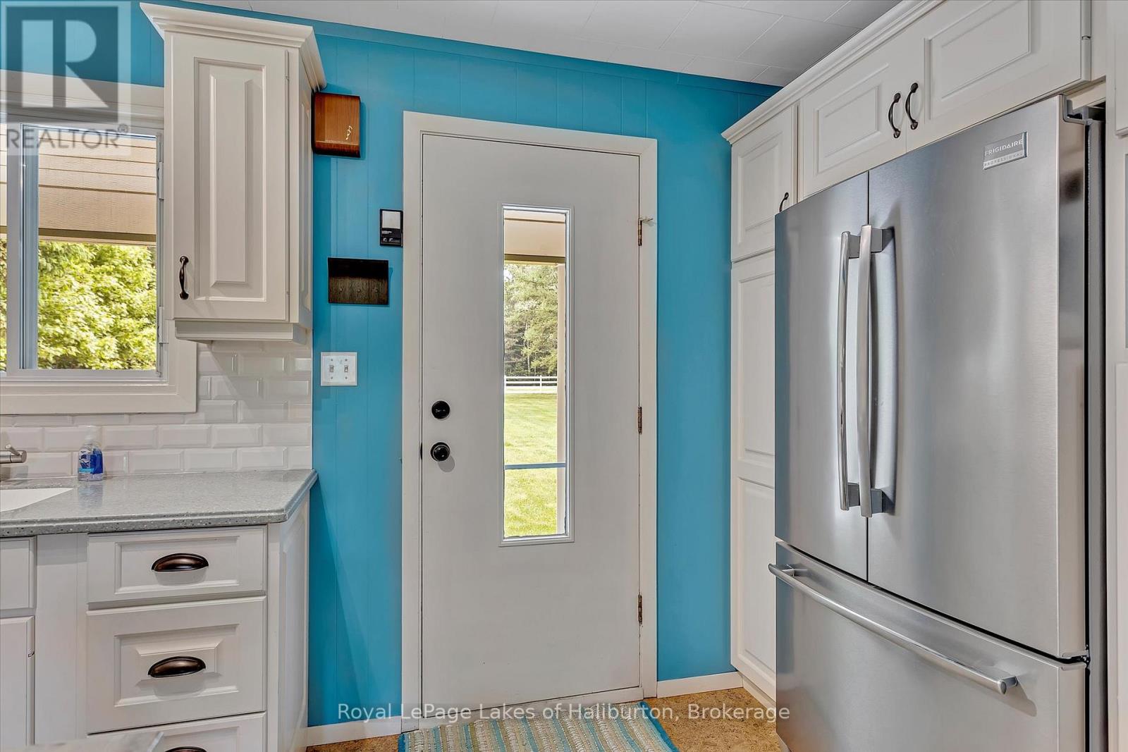 1093 Lamar Drive, Algonquin Highlands, Ontario  K0M 1S0 - Photo 11 - X12855368