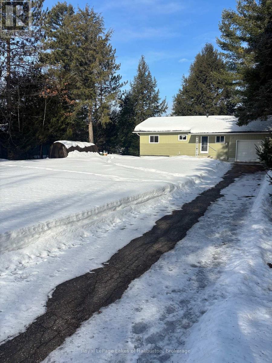 1093 Lamar Drive, Algonquin Highlands, Ontario  K0M 1S0 - Photo 2 - X12855368