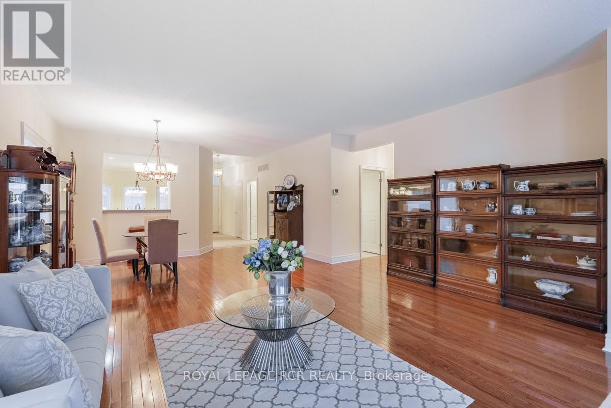 109 Couples Gallery, Whitchurch-Stouffville (Ballantrae), Ontario  L4A 1M8 - Photo 9 - N12853958