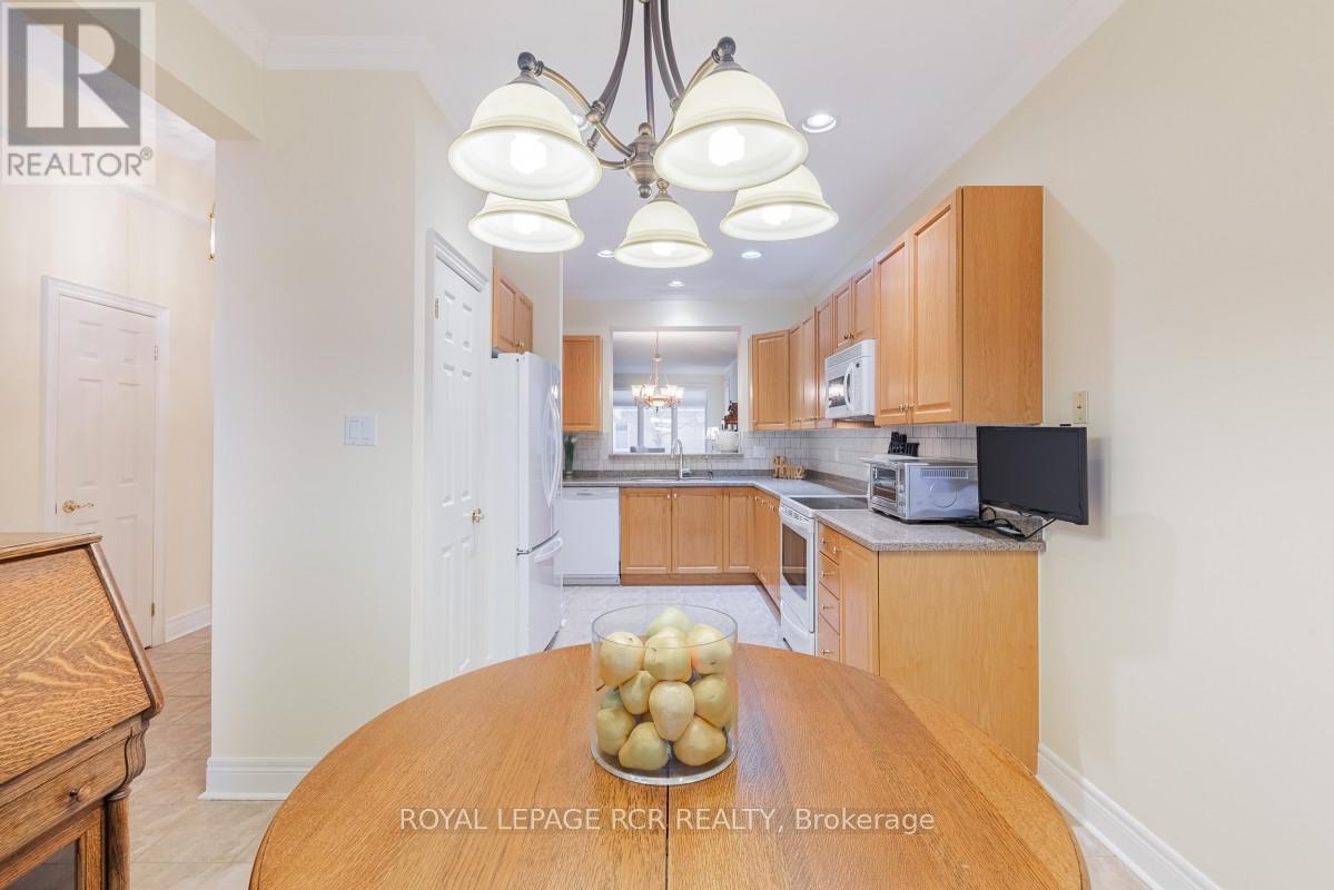 109 Couples Gallery, Whitchurch-Stouffville (Ballantrae), Ontario  L4A 1M8 - Photo 18 - N12853958