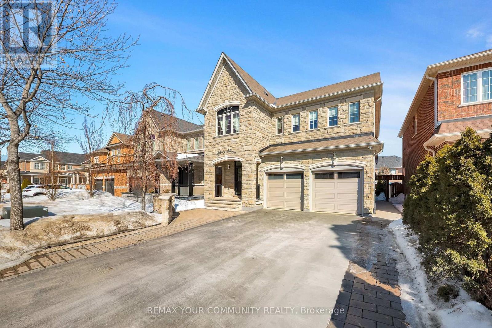 67 Trudeau Drive, Vaughan, Ontario  L4H 0B7 - Photo 2 - N12854054