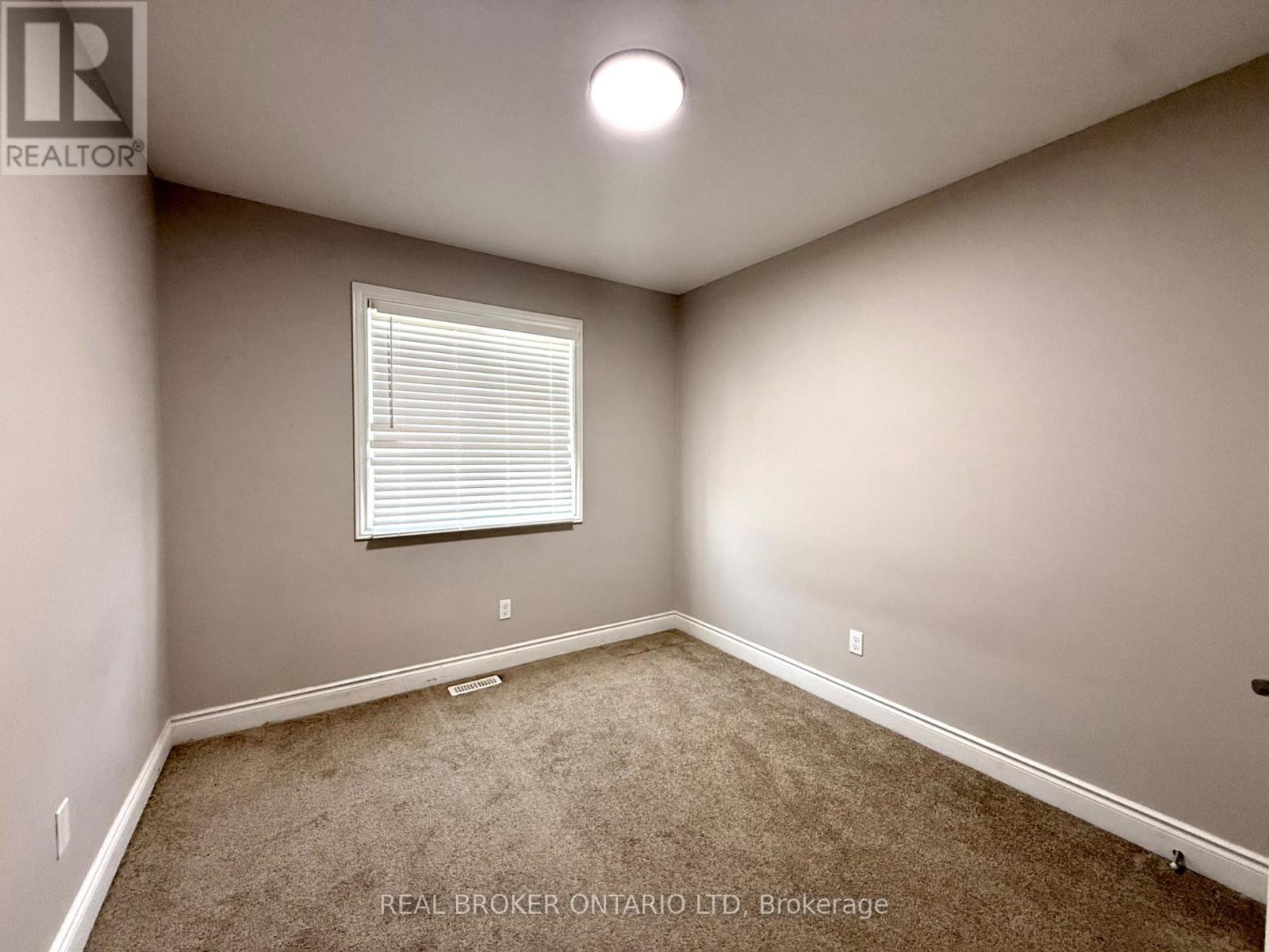 8 Alexander Circle, Strathroy-Caradoc, Ontario  N7G 0B4 - Photo 14 - X12847490