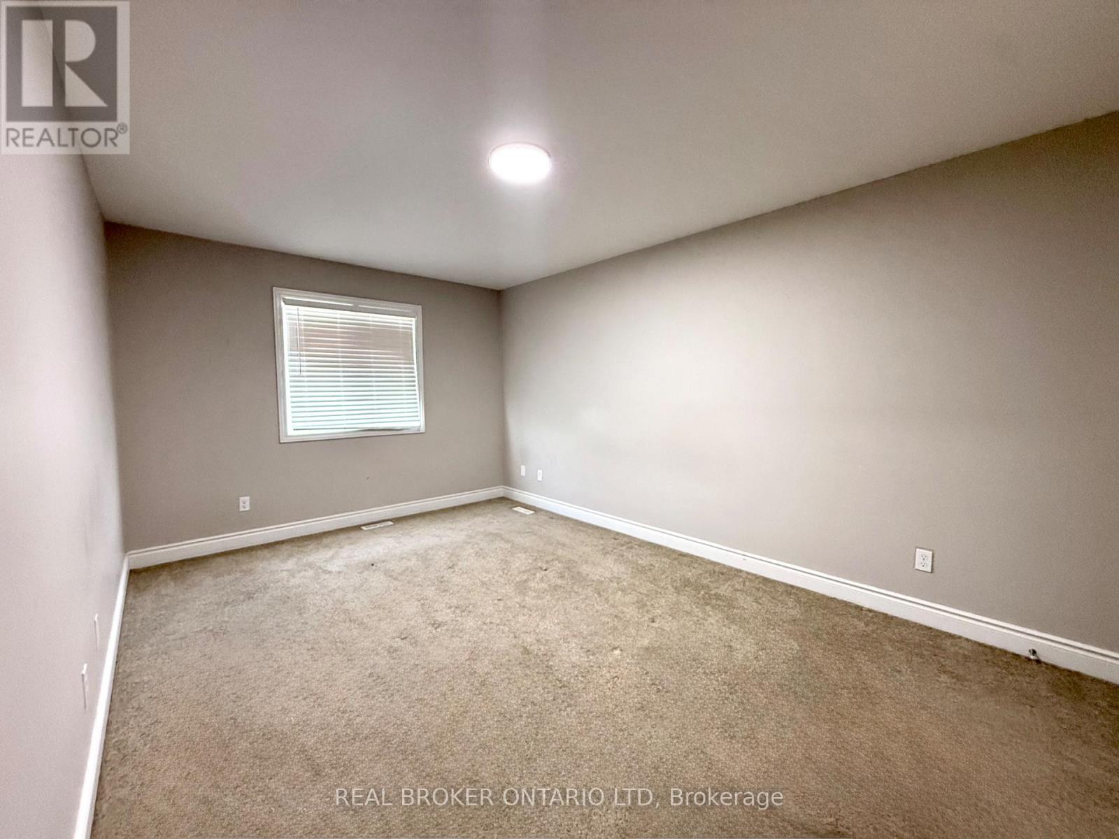 8 Alexander Circle, Strathroy-Caradoc, Ontario  N7G 0B4 - Photo 16 - X12847490