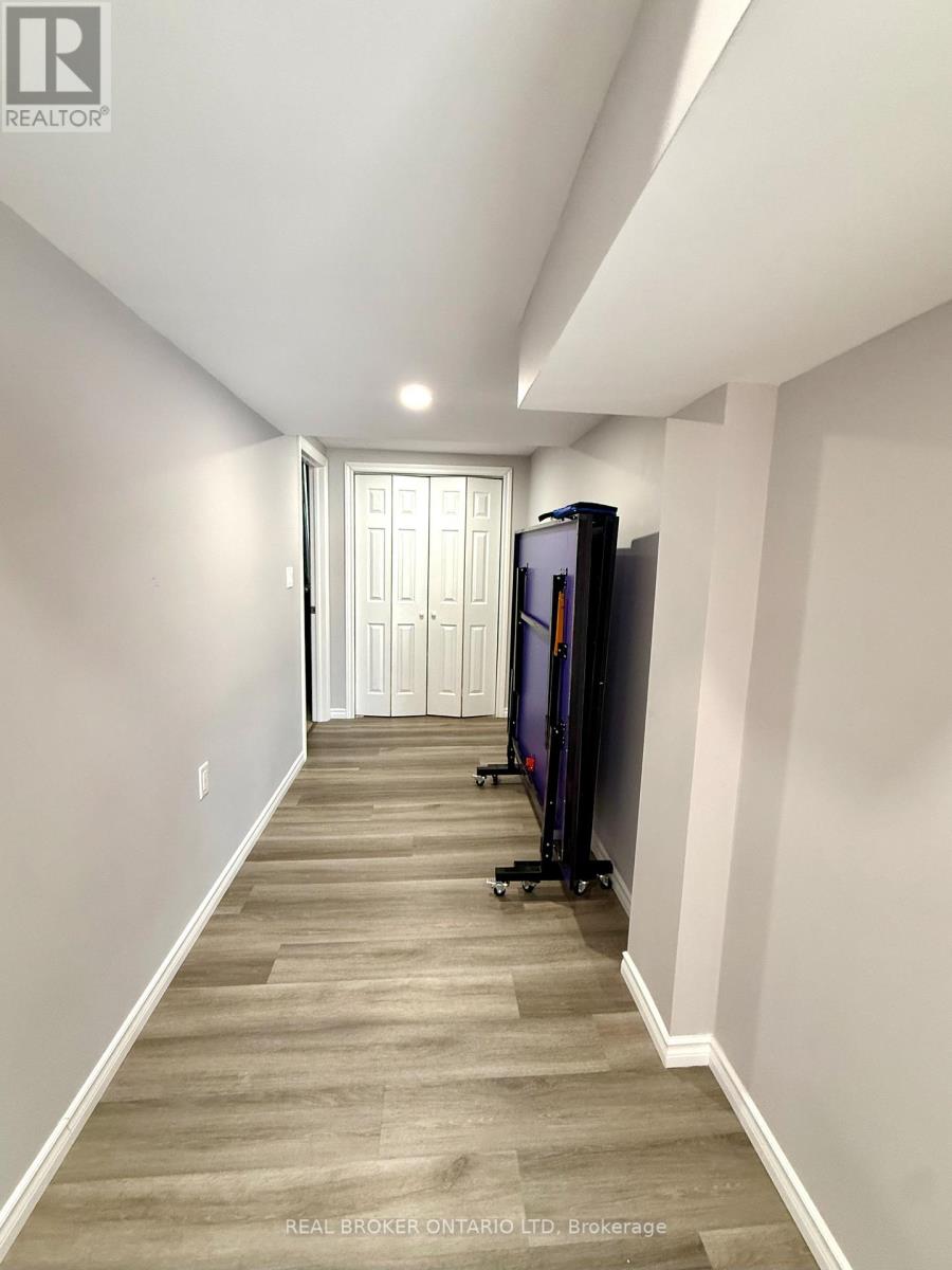 8 Alexander Circle, Strathroy-Caradoc, Ontario  N7G 0B4 - Photo 21 - X12847490