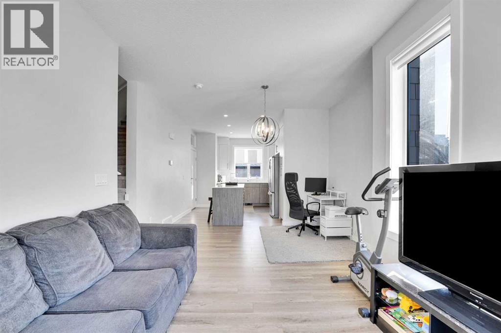 109 Homestead Boulevard Ne, Calgary, Alberta  T3J 2H1 - Photo 5 - A2288623