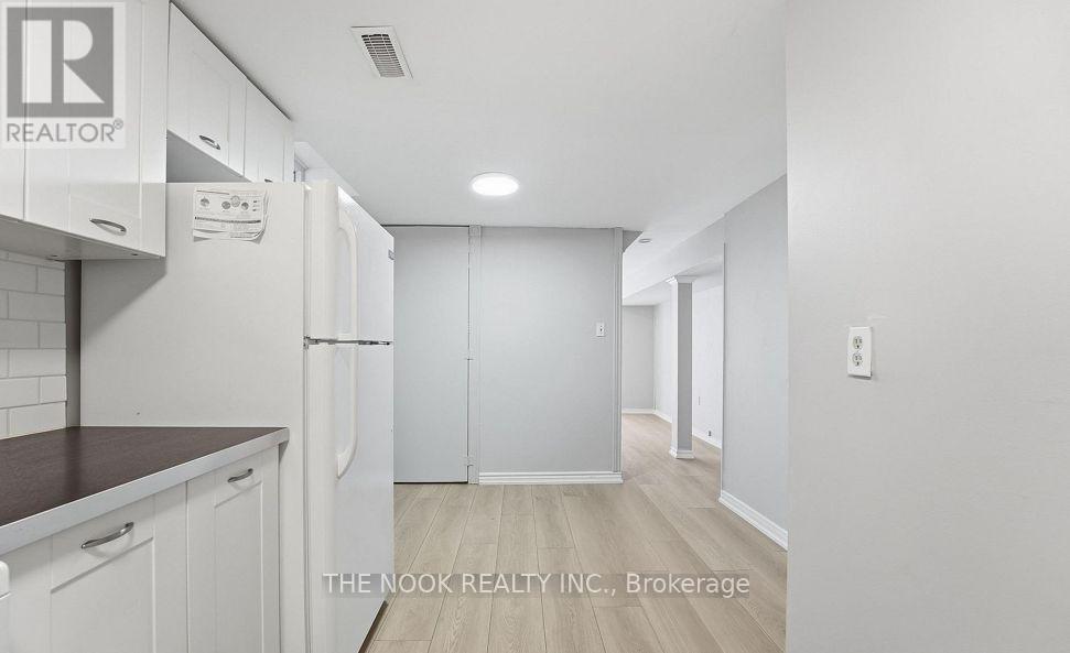 Bsmt - 868 Grandview Drive, Oshawa (Donevan), Ontario  L1H 7W8 - Photo 8 - E12855588