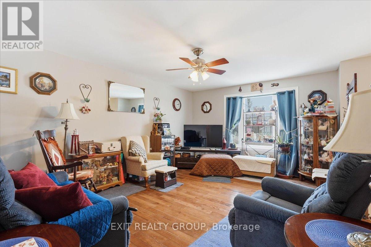 218 Brant Street, Deseronto (Deseronto (Town)), Ontario  K0K 1X0 - Photo 13 - X12855418