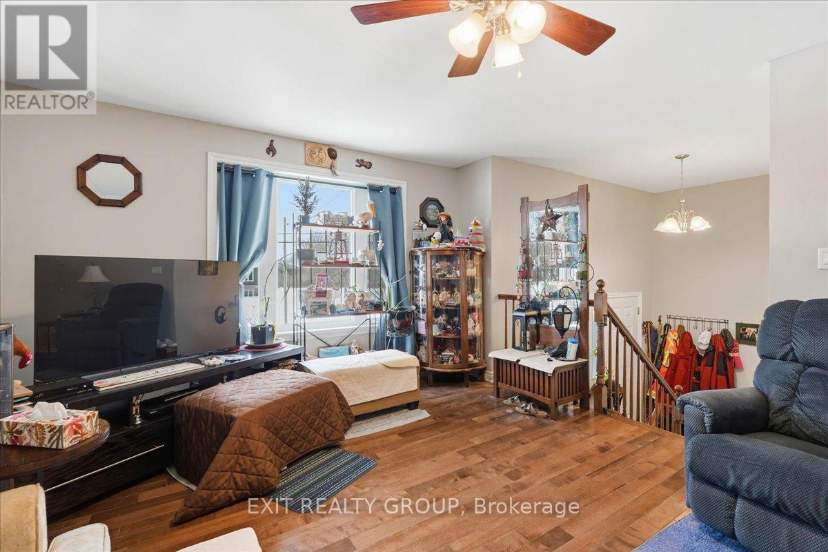 218 Brant Street, Deseronto (Deseronto (Town)), Ontario  K0K 1X0 - Photo 15 - X12855418