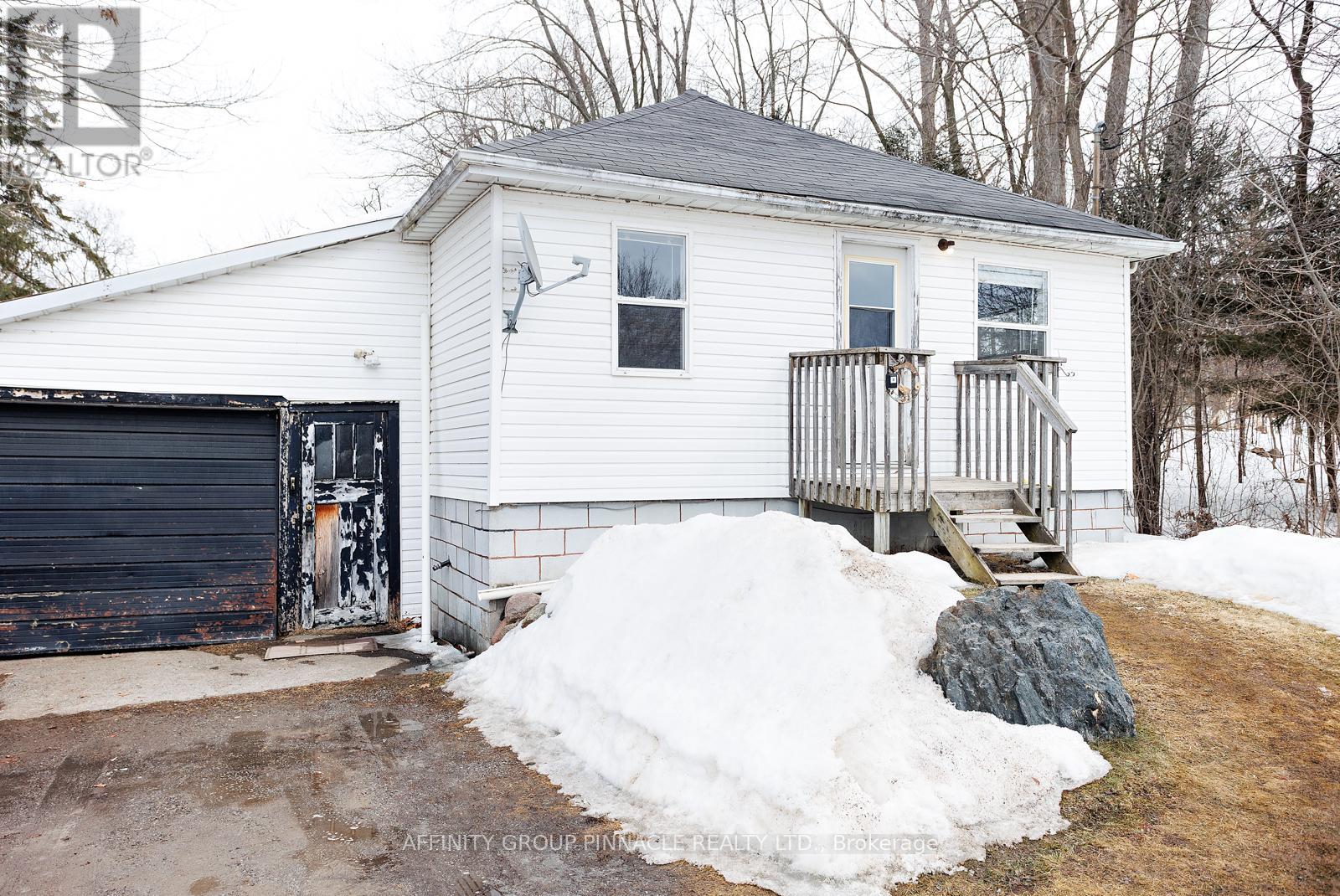 4796 Regional Rd 57, Kawartha Lakes (Manvers), Ontario  L0B 1K0 - Photo 2 - X12855586