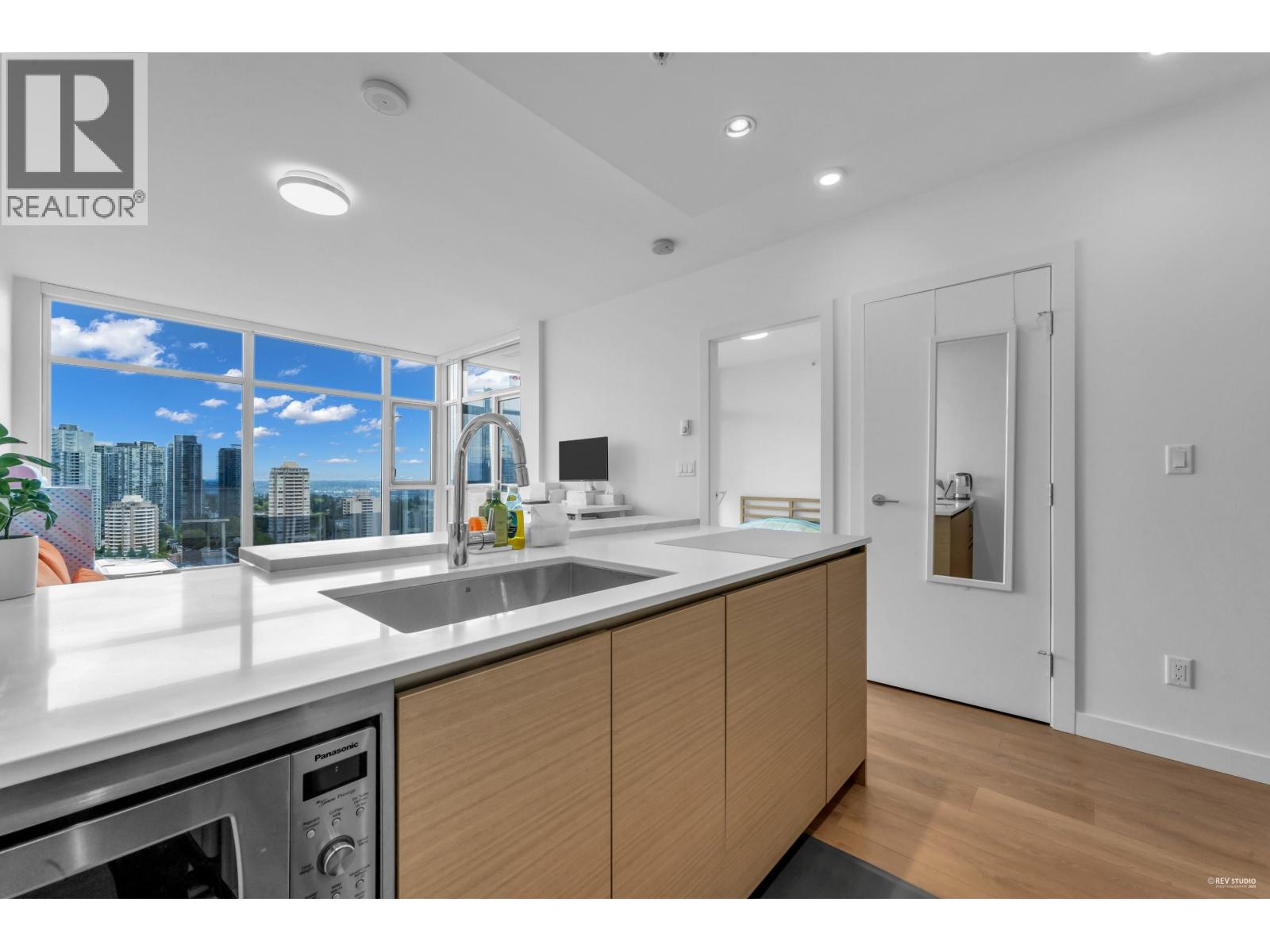 2701 4670 Assembly Way, Burnaby, British Columbia  V5H 0H3 - Photo 4 - R3096054