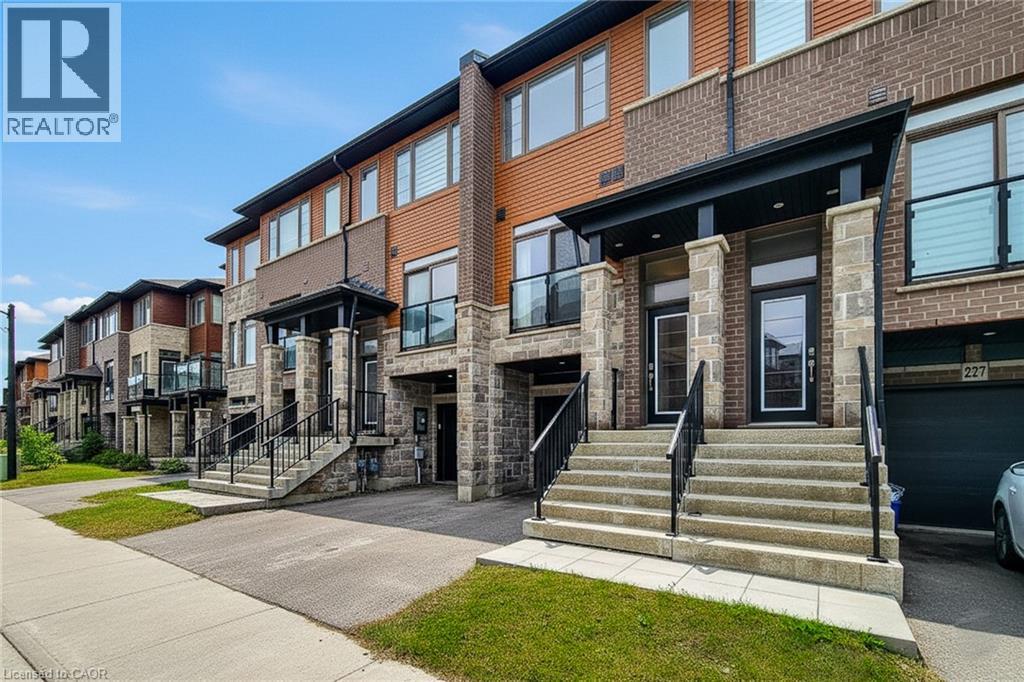 30 Times Square Boulevard Unit# 228, Stoney Creek, Ontario  L8J 0M1 - Photo 3 - 40798212