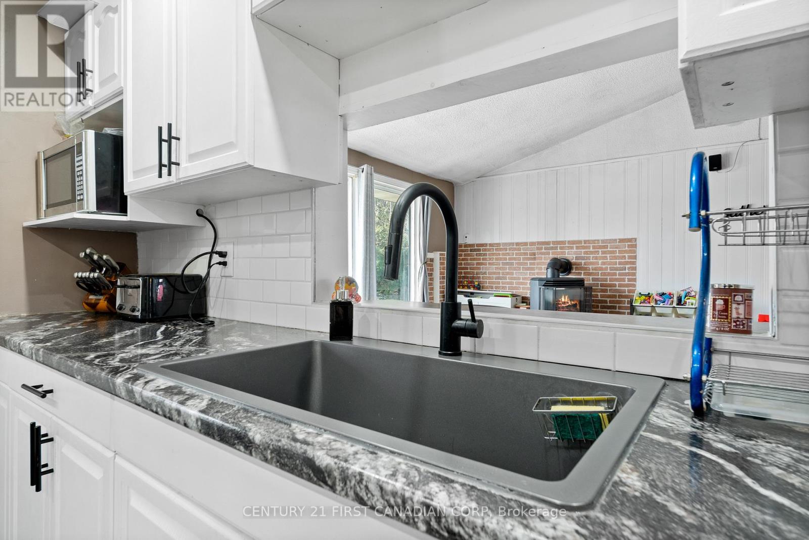 43747 Talbot Line, Central Elgin, Ontario  N5P 3S7 - Photo 12 - X12855364