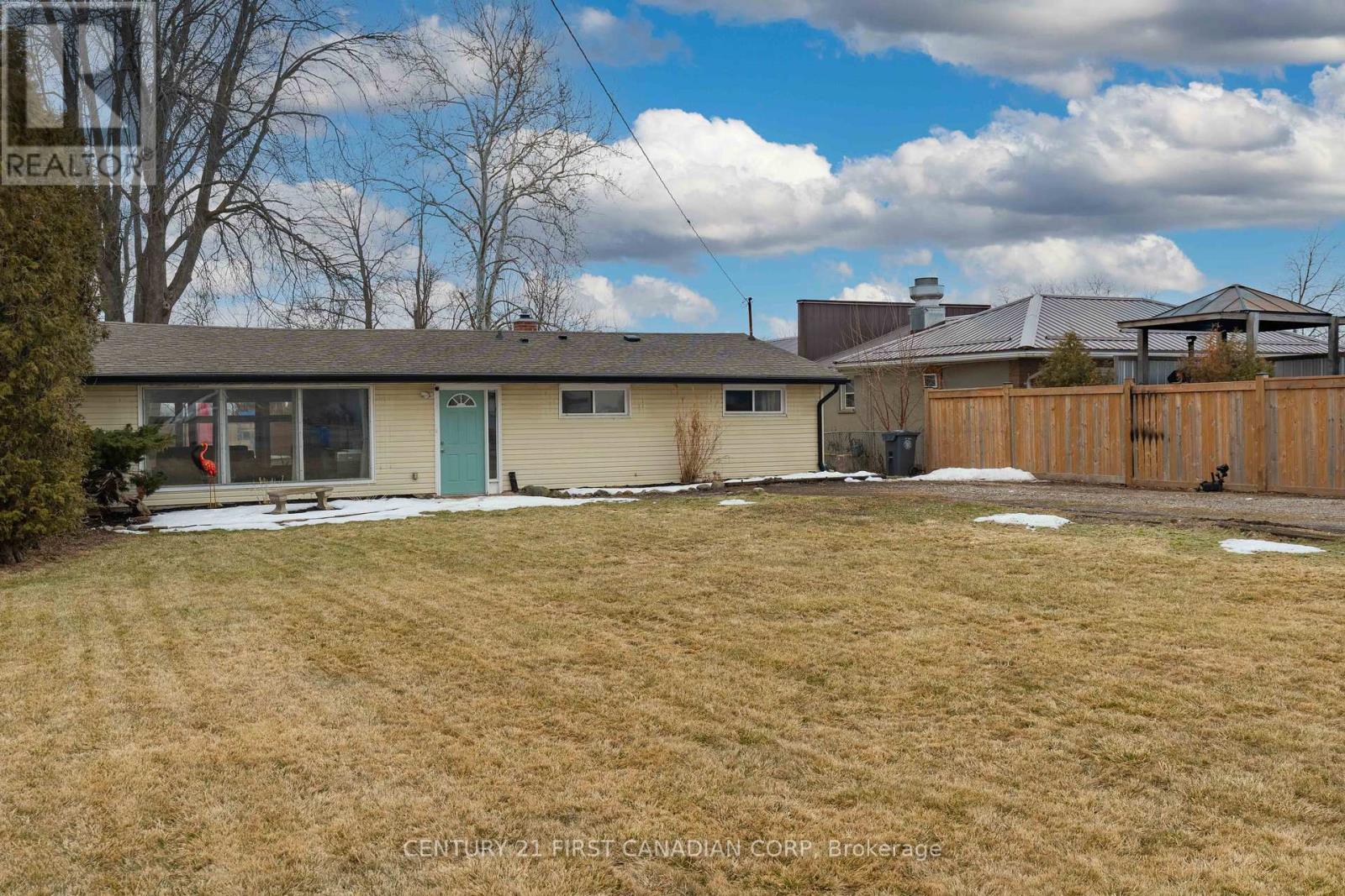 43747 Talbot Line, Central Elgin, Ontario  N5P 3S7 - Photo 8 - X12855364