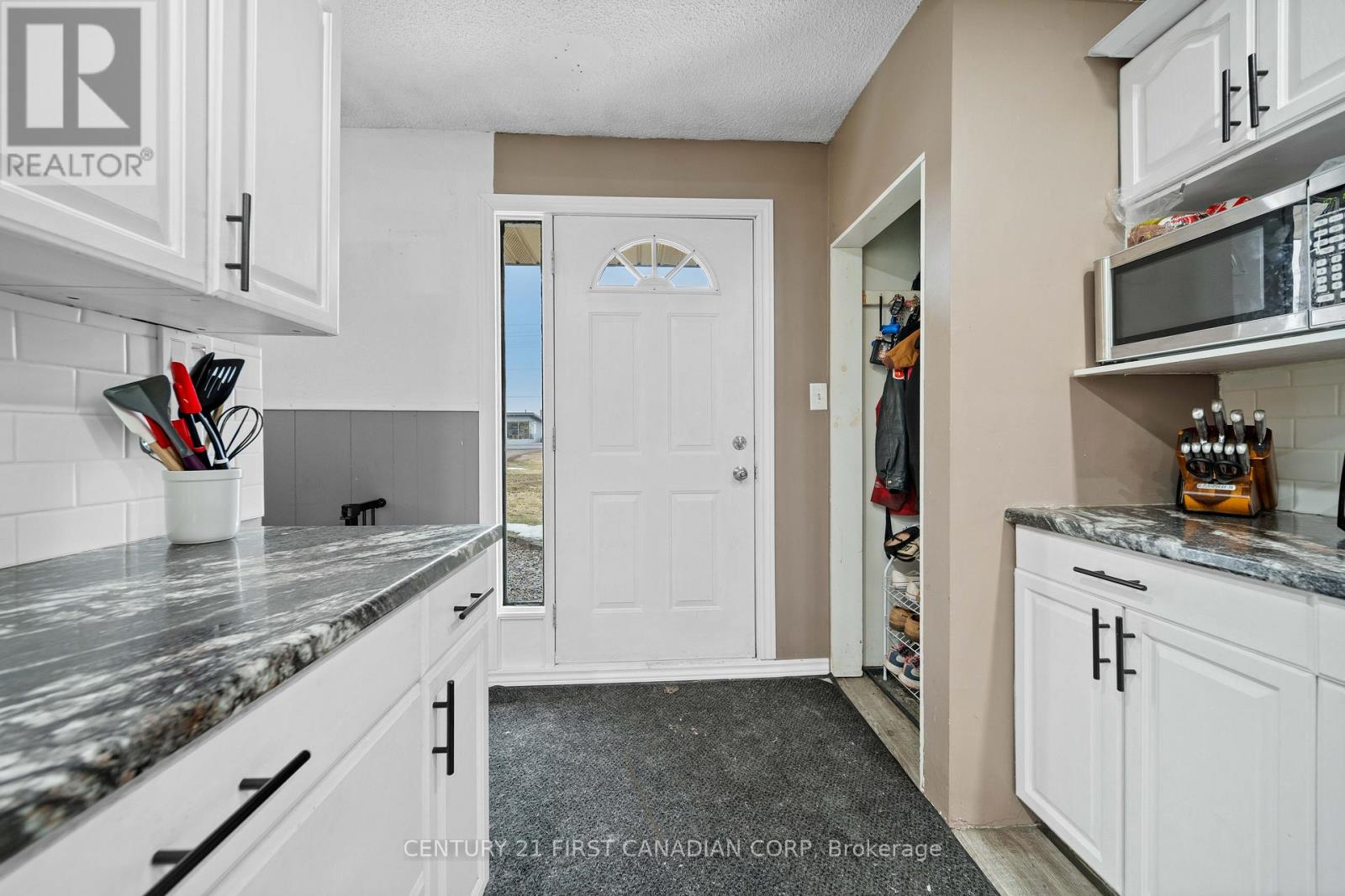 43747 Talbot Line, Central Elgin, Ontario  N5P 3S7 - Photo 9 - X12855364