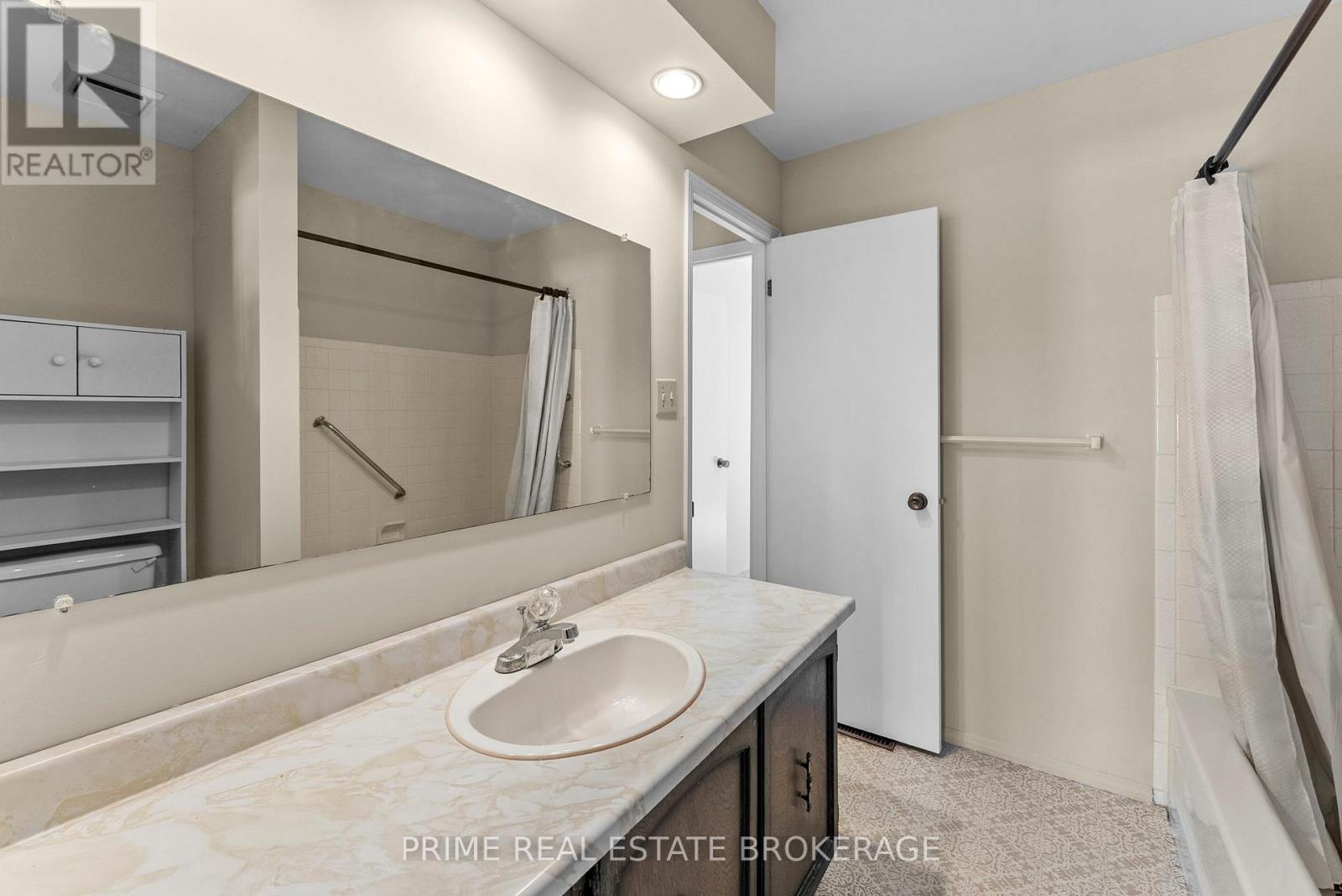 414 Wilkins Street, London South (South R), Ontario  N6C 5B2 - Photo 21 - X12855376