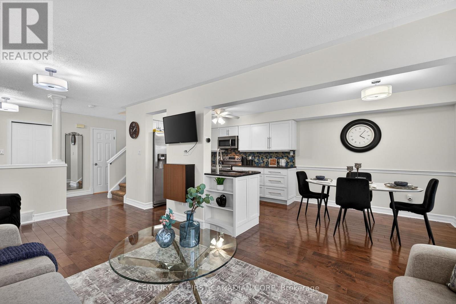 875 Homeview Court, London South (South Q), Ontario  N6C 6C1 - Photo 12 - X12855410