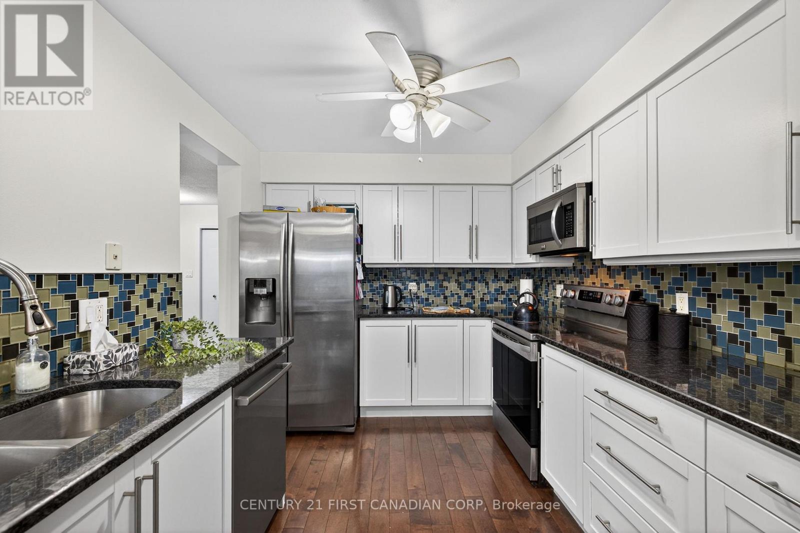 875 Homeview Court, London South (South Q), Ontario  N6C 6C1 - Photo 18 - X12855410