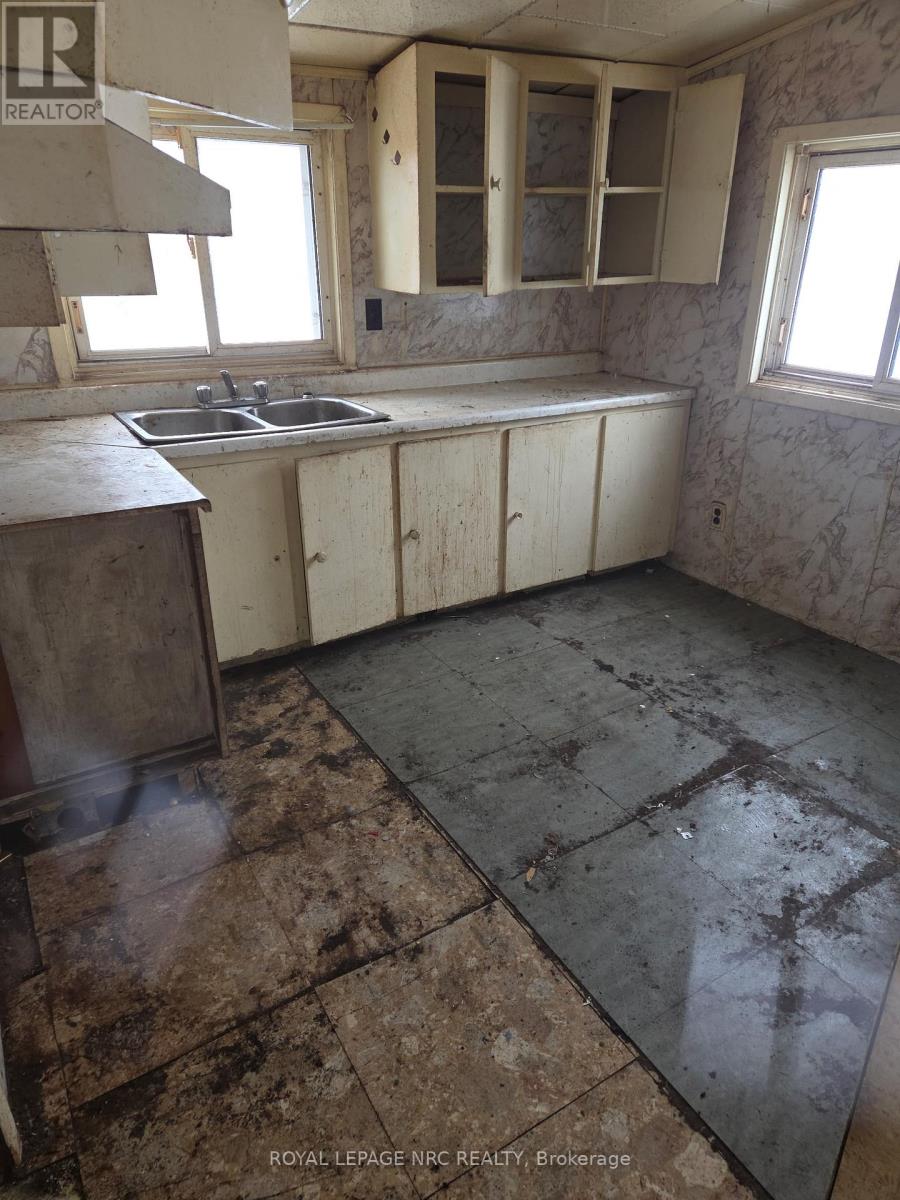 484 Gilmore Road, Fort Erie, Ontario  L2A 2N1 - Photo 5 - X12848452