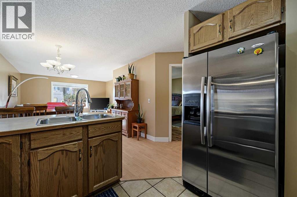 162 West Creek Bay, Chestermere, Alberta  T1X 1K7 - Photo 7 - A2288885