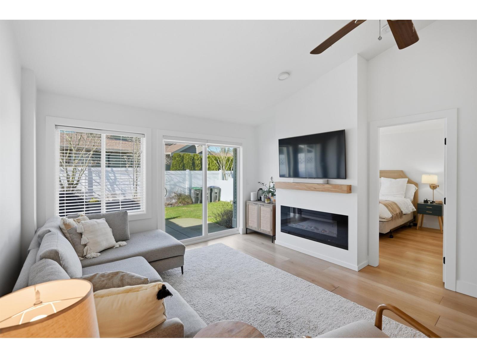 34 17516 4 AVENUE, Surrey, British Columbia