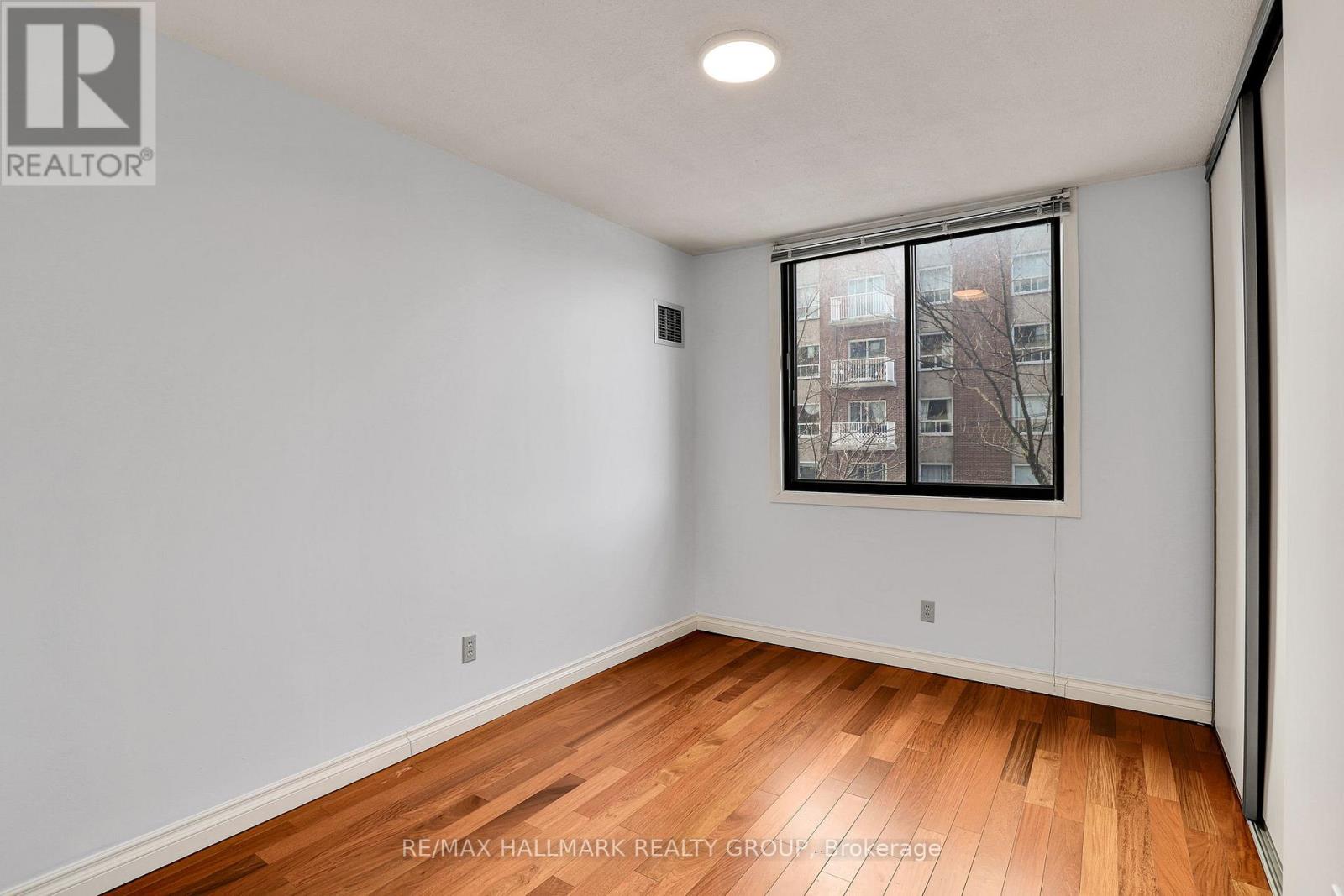 501 - 333 Chapel Street, Ottawa, Ontario  K1N 8Y8 - Photo 13 - X12855406