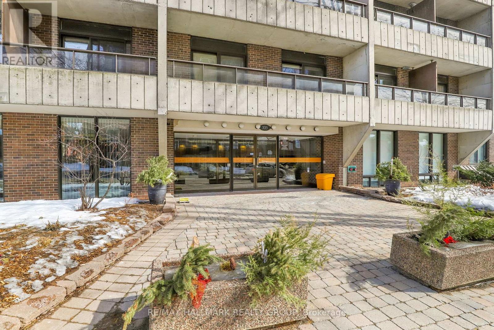 501 - 333 Chapel Street, Ottawa, Ontario  K1N 8Y8 - Photo 2 - X12855406