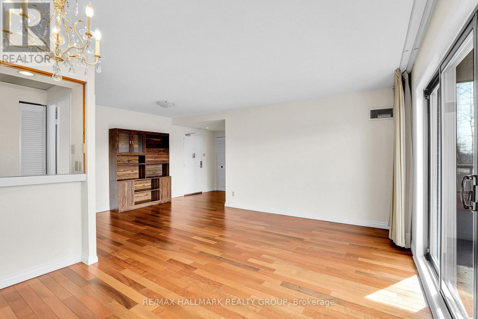 501 - 333 Chapel Street, Ottawa, Ontario  K1N 8Y8 - Photo 9 - X12855406