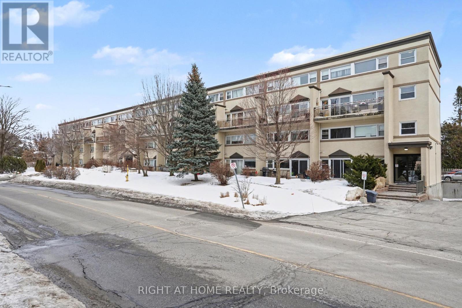 121 - 12 Corkstown Road, Ottawa, Ontario  K2H 5B3 - Photo 2 - X12855484